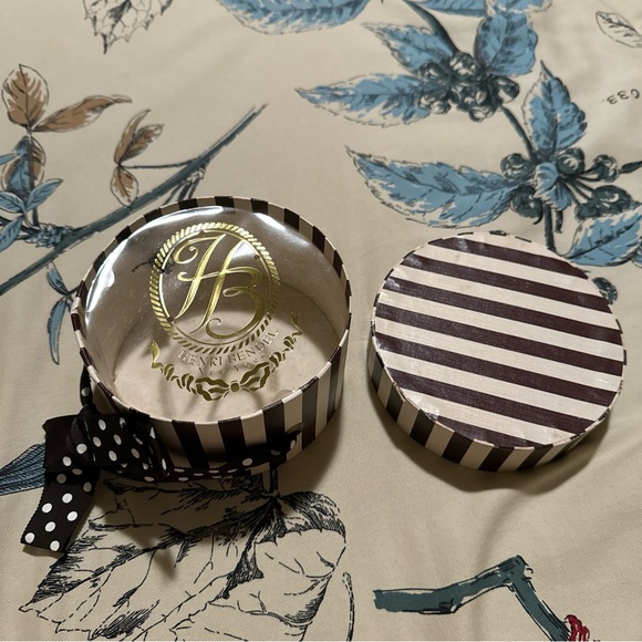 Henri Bendel Miniature Display Stripes and Ribbon Box With Polka Dot - Picture 7 of 7